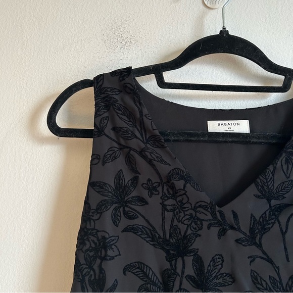 Aritzia Babaton Sz XS Murphy Black Floral Embroidered Sleeveless Blouse - Picture 3 of 11
